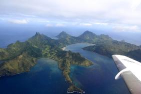 Opération de largage des bulletins de votes et des professions de foi dans 4 îles isolées de Polynésie française